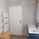 A L'ombre Du Murier Anglure