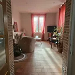 A L'ombre Du Murier Anglure