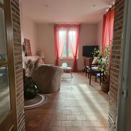A L'ombre Du Murier Anglure