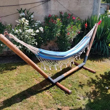 A L'ombre Du Murier